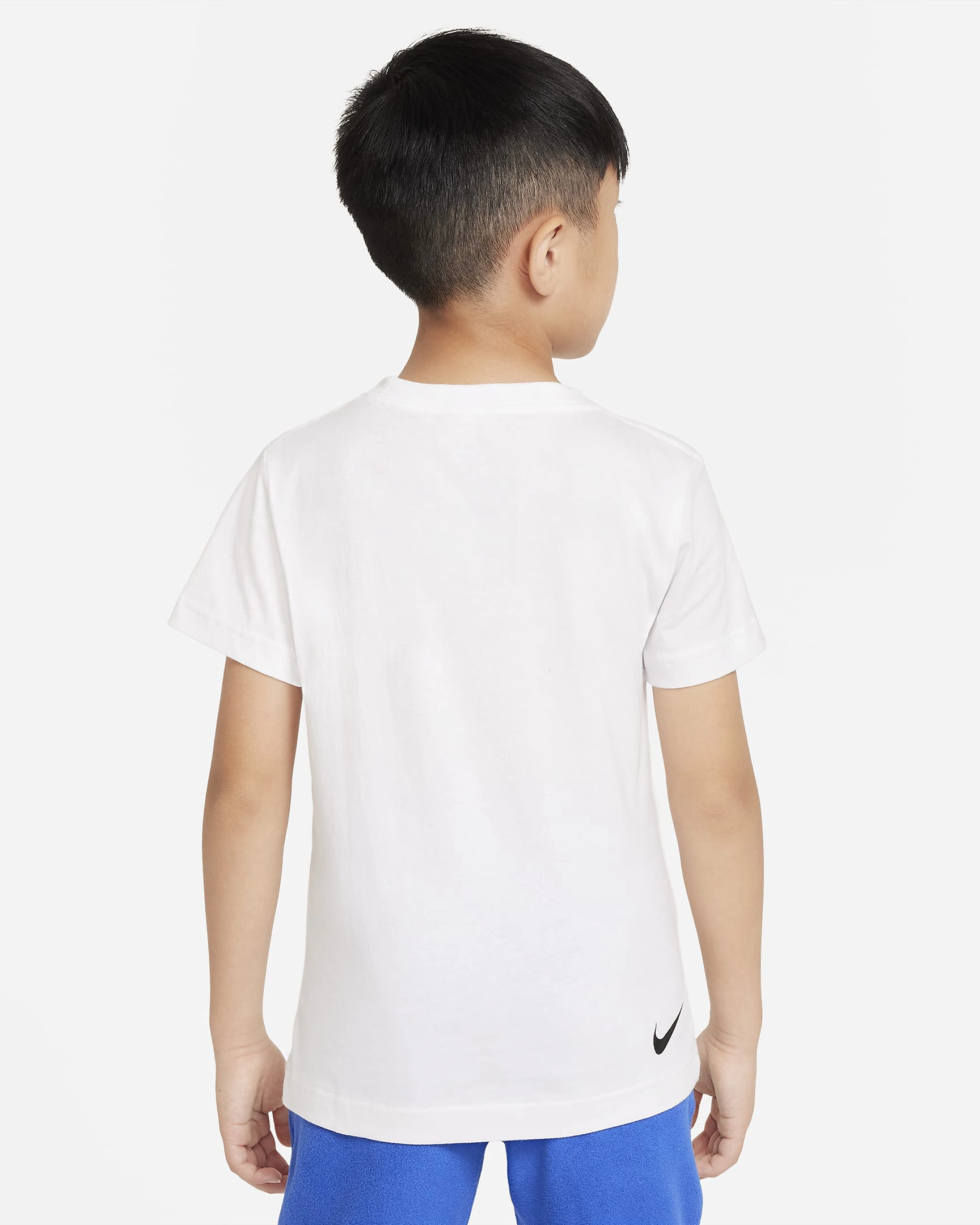 Nike ACG T-Shirt für kleine Entdecker: Abenteuerlust pur, in bester Qualität und coolsten Farben!